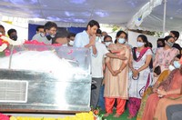 Mahesh Babu Pays Last Respcets to Sirivennela Sitaramasastri